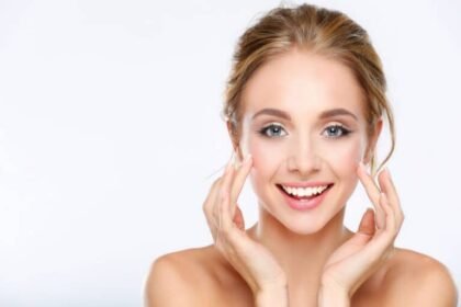 How a Cosmetic Plastic Surgeon Can Help You Enhance Your Confidence