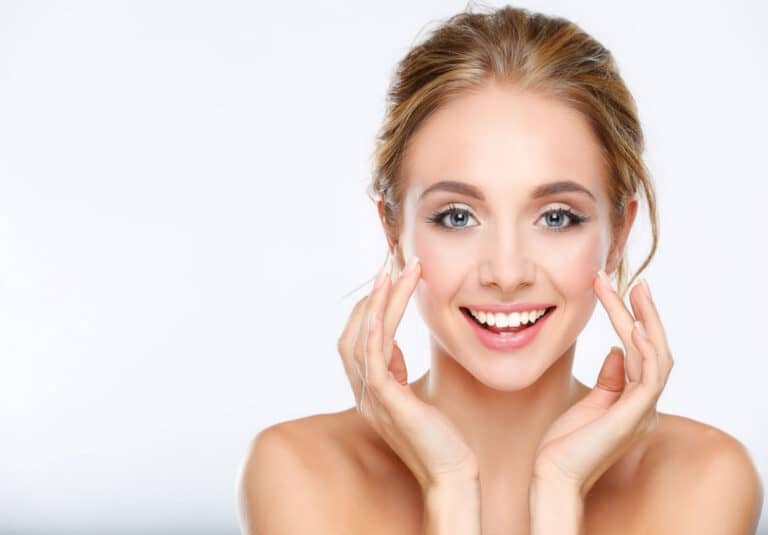 How a Cosmetic Plastic Surgeon Can Help You Enhance Your Confidence