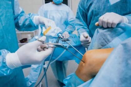 What Does an Orthopedic Surgeon Do?